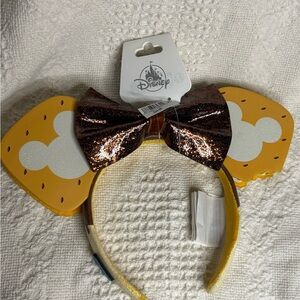 Disney Parks Eats S'mores Minnie Ears